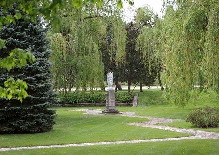 Statue